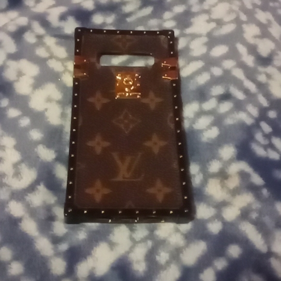 TRUNK L V  -  S - 10 PLUS PHONE CASE - Picture 3 of 8